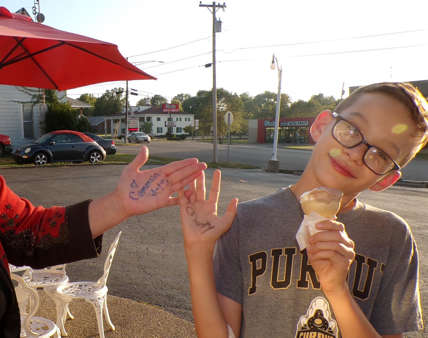 Raise a hand for United Way!